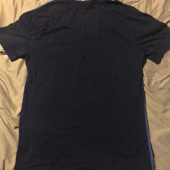 Express V neck t-shirt - Picture 3 of 3